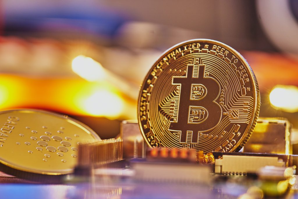 ظهور ارز دیجیتال بیت کوین